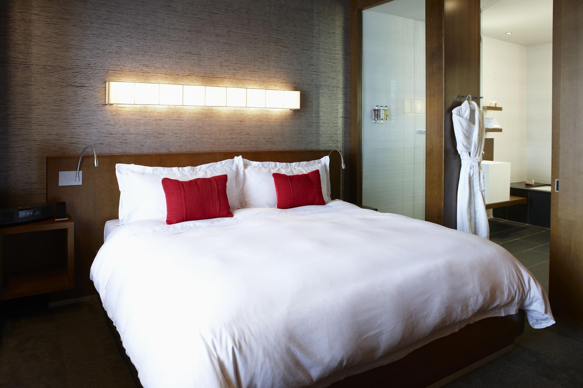 Le Germain Hotel Toronto Exterior photo